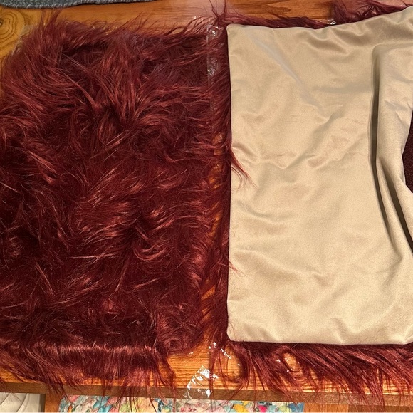 Fuzzy Faux Fur Pillow Cases Set of 2 - Picture 2 of 3